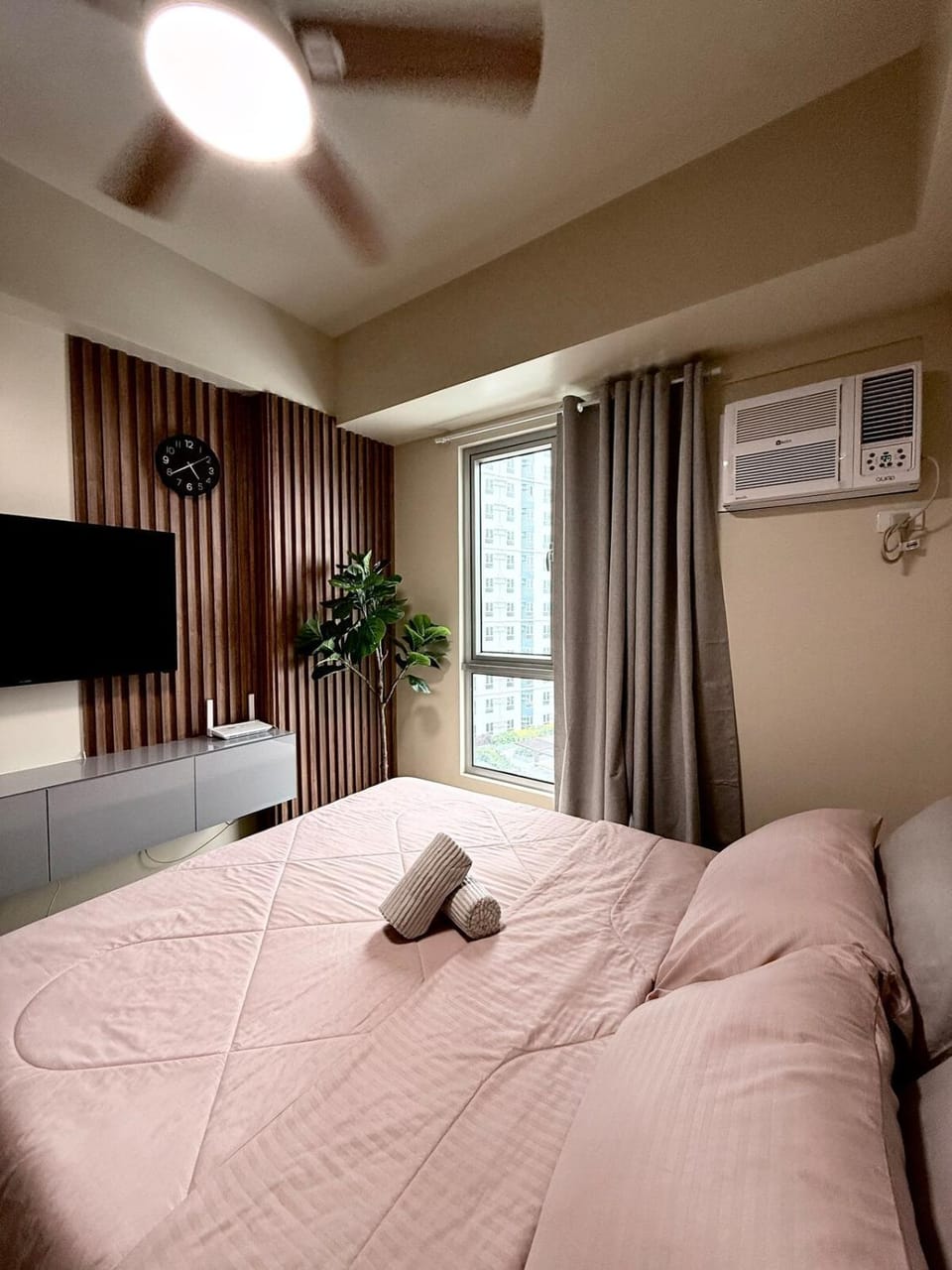 Cozy Luxe Stay at Avida Towers Abreeza Apartment in Davao City