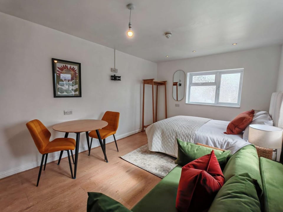 The Forest- Mosswood Bed and Breakfast in Cambridge