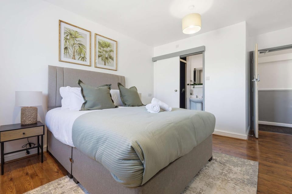 The Forest- Elderwood Bed and Breakfast in Cambridge