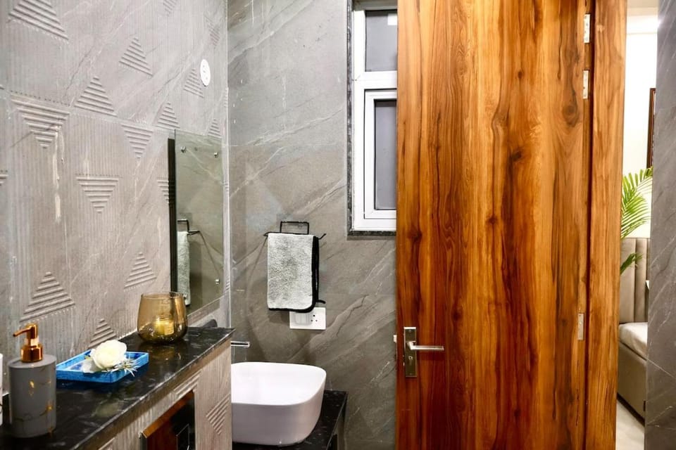 Modern fully furnished 1 bhk on golf course road Apartment in Gurugram