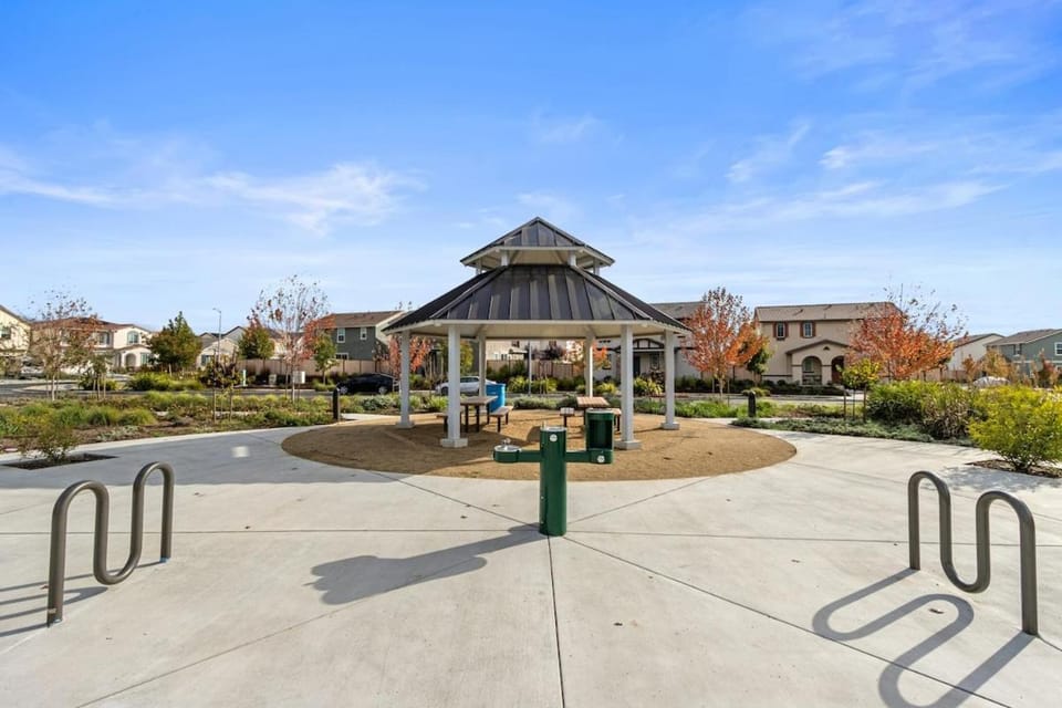 Close to Graton, Sonoma State, Wineries, & Beaches House in Sonoma County