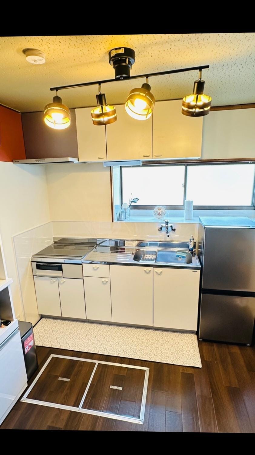 11 mins by train to Kyoto, near Lake Biwa, Japanese-style detached house, can accommodate 7 people Apartment in Shiga, Japan