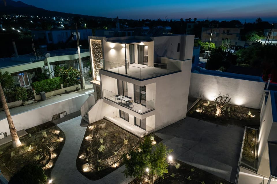 Property building, Night, Balcony/Terrace