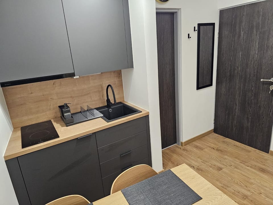 Dining area, kitchen