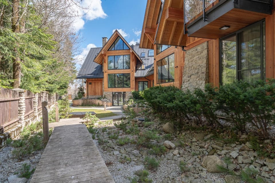 Property building, Spring, Day, Garden, Garden view