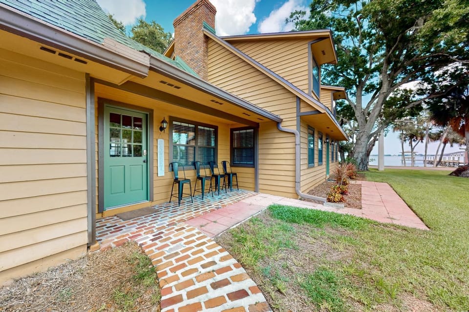 Property building, Patio, Spring, Day, Garden, Other, Garden view
