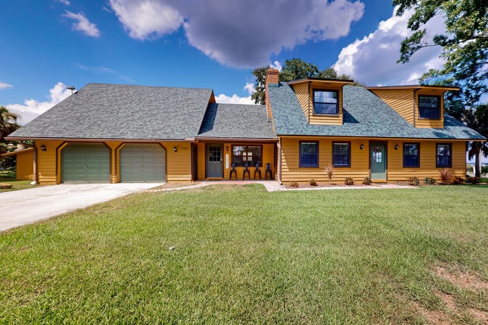 Property building, Spring, Day, Other, Garden view, Parking