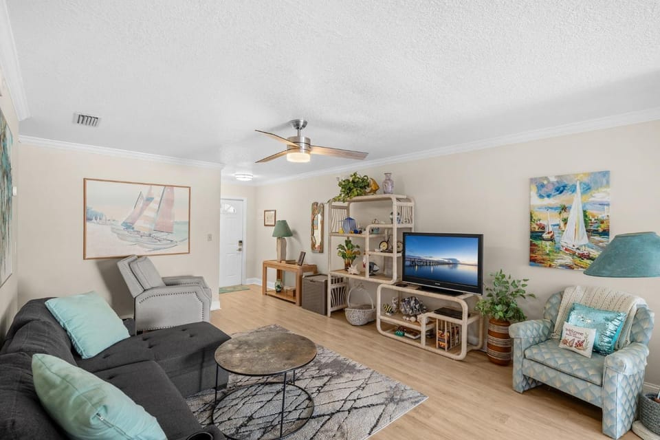 TV and multimedia, Living room, Other, Seating area, Evening entertainment