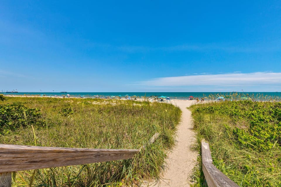 Nearby landmark, Day, Natural landscape, Other, Beach, Sea view