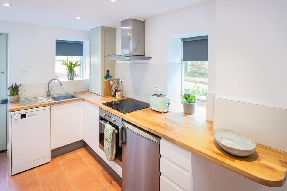 Stylish Garden Apartment Central Exmouth Sleeps 3 Apartment in Exmouth