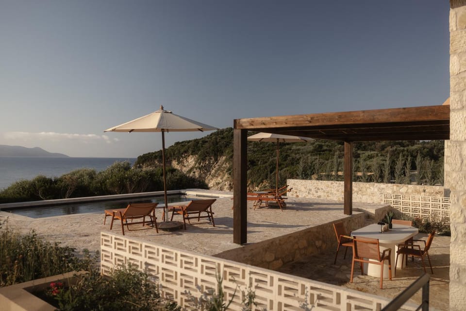 Property building, Patio, Day, Natural landscape, View (from property/room), Balcony/Terrace, Mountain view, Sea view, Swimming pool, Location, sunbed