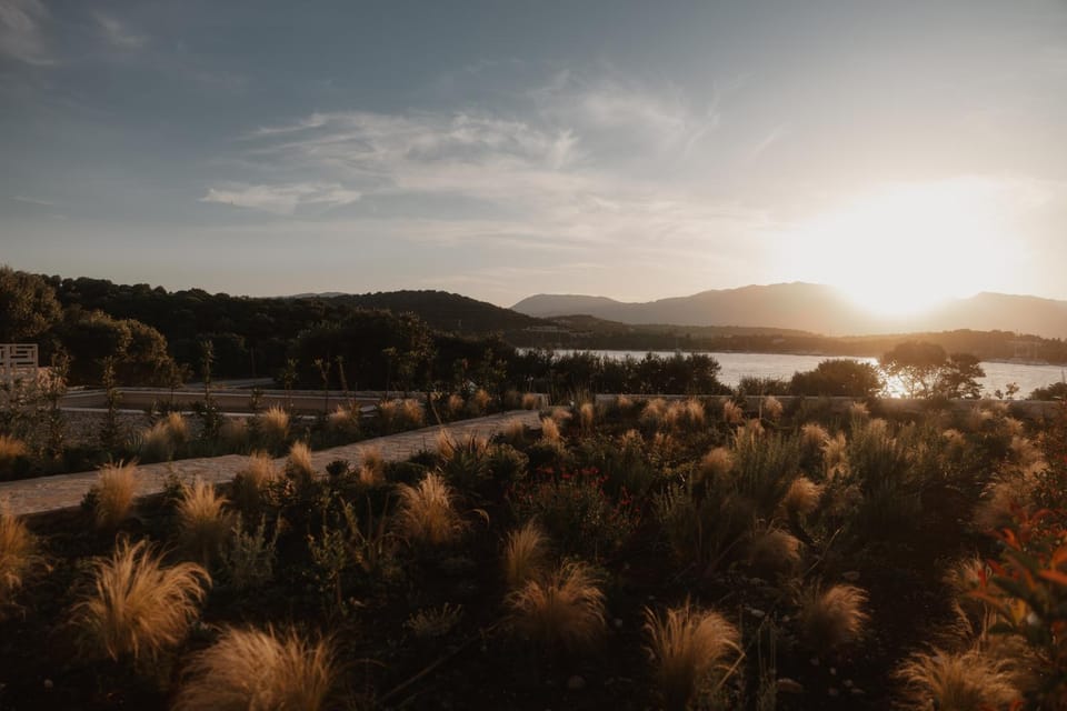 Property building, Nearby landmark, Day, Natural landscape, Garden, Garden view, Mountain view, Location, Sunset