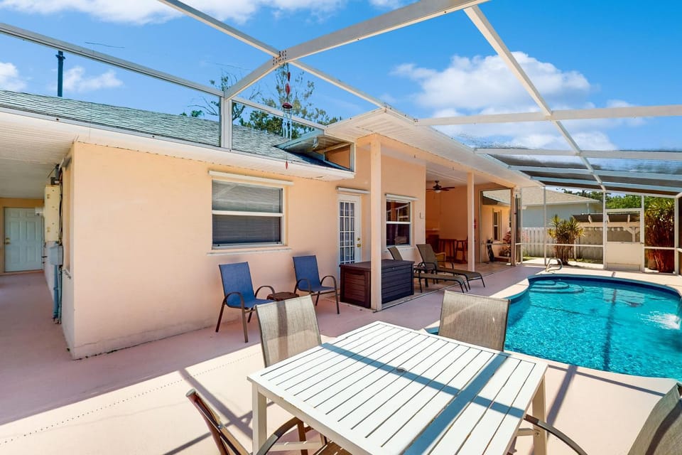 Patio, Day, Balcony/Terrace, Other, Dining area, Pool view, Swimming pool, sunbed