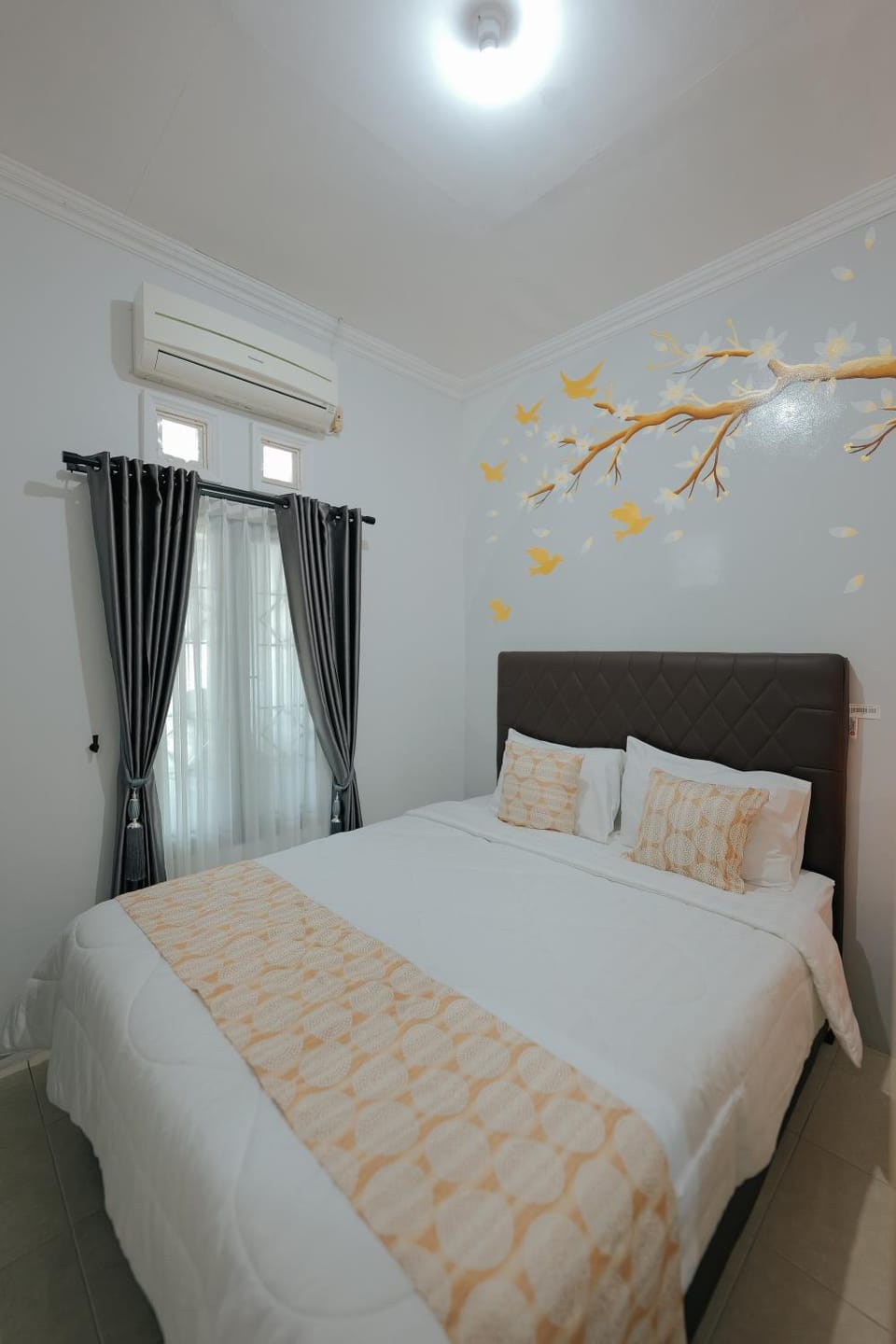 Bedroom, air conditioner
