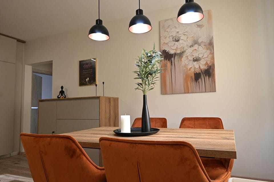 Dining area, Meals