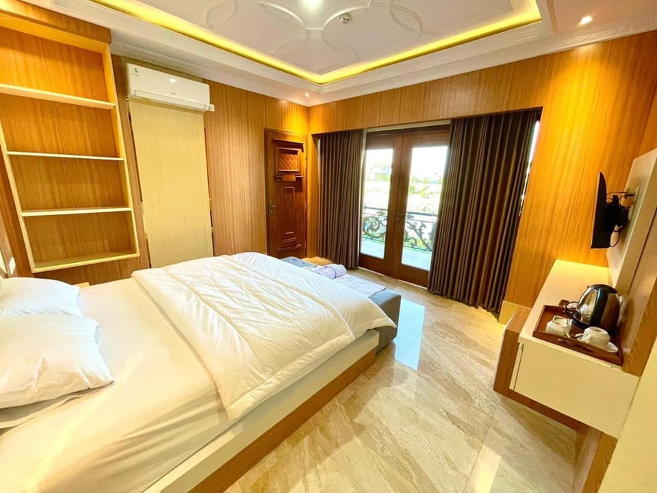 Patio, Bedroom, air conditioner