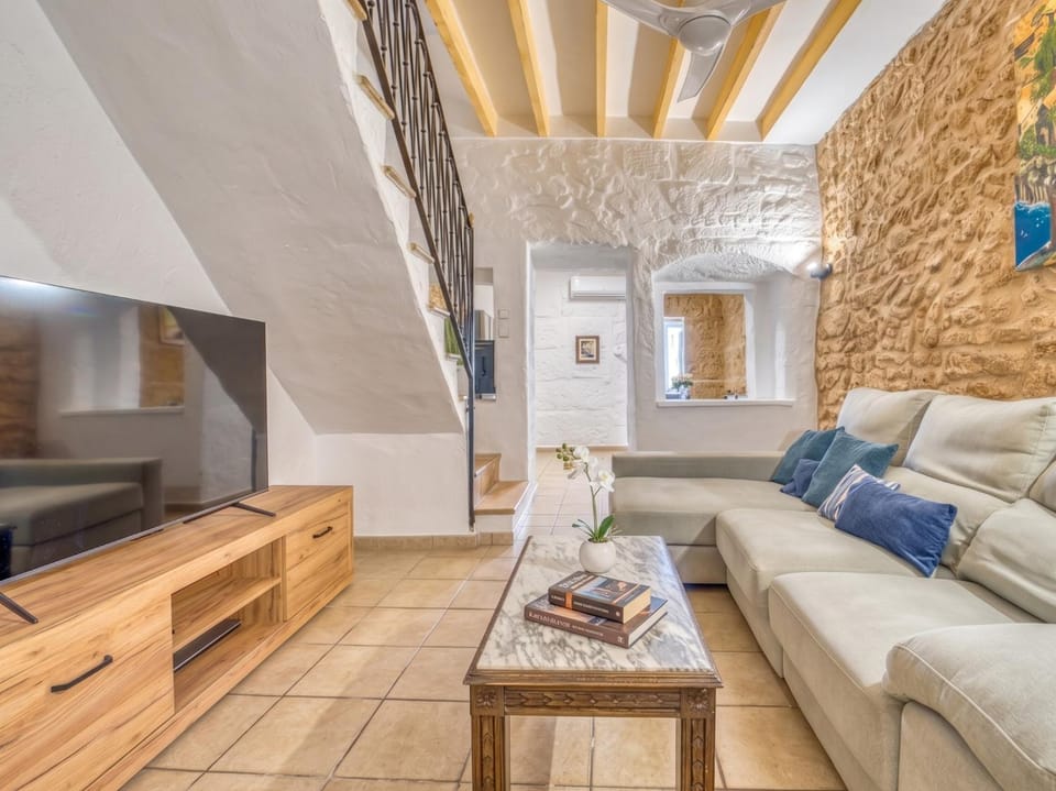 Communal lounge/ TV room, Living room