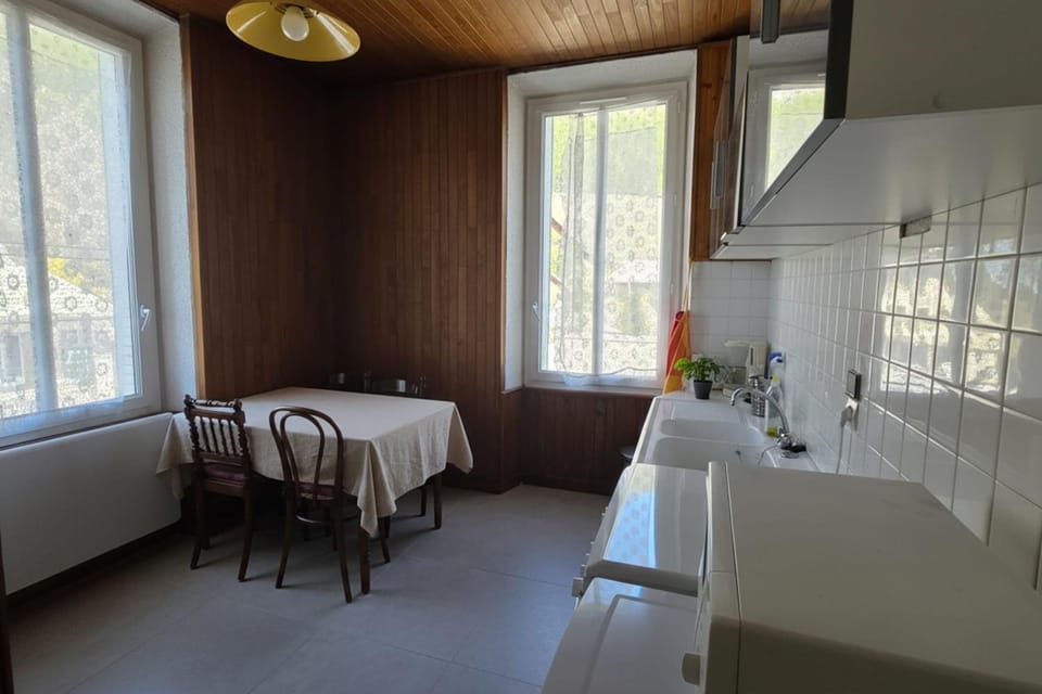4-Guest Apt near Vauban Citadel Apartment in Briançon