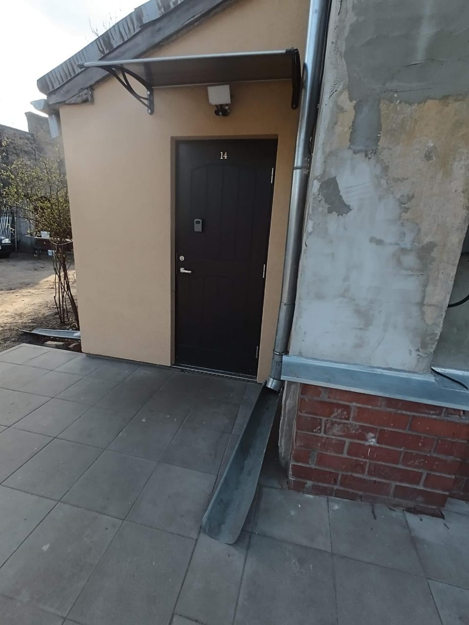 Facade/entrance