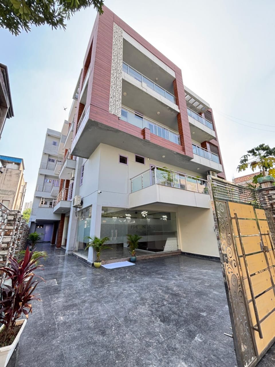 Property building, Day