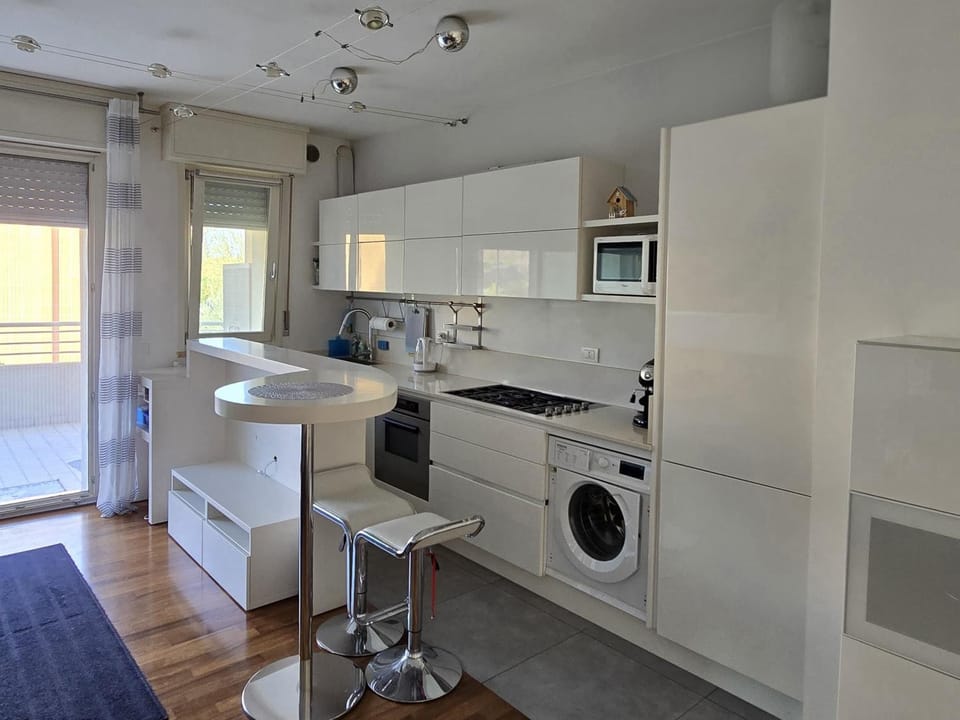 SE215 - Senigallia, trilocale con posto auto Apartment in Senigallia