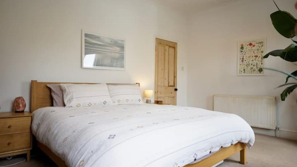 Victorian 2BDR House Near Peckham Rye Park House in London Borough of Southwark