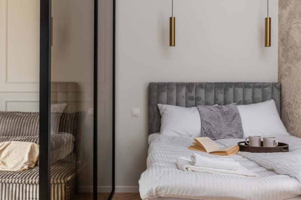 Bed, Photo of the whole room, Seating area