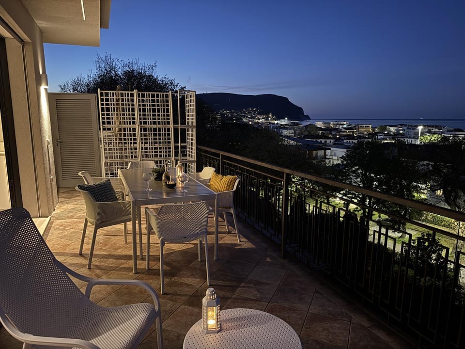 Night, Balcony/Terrace