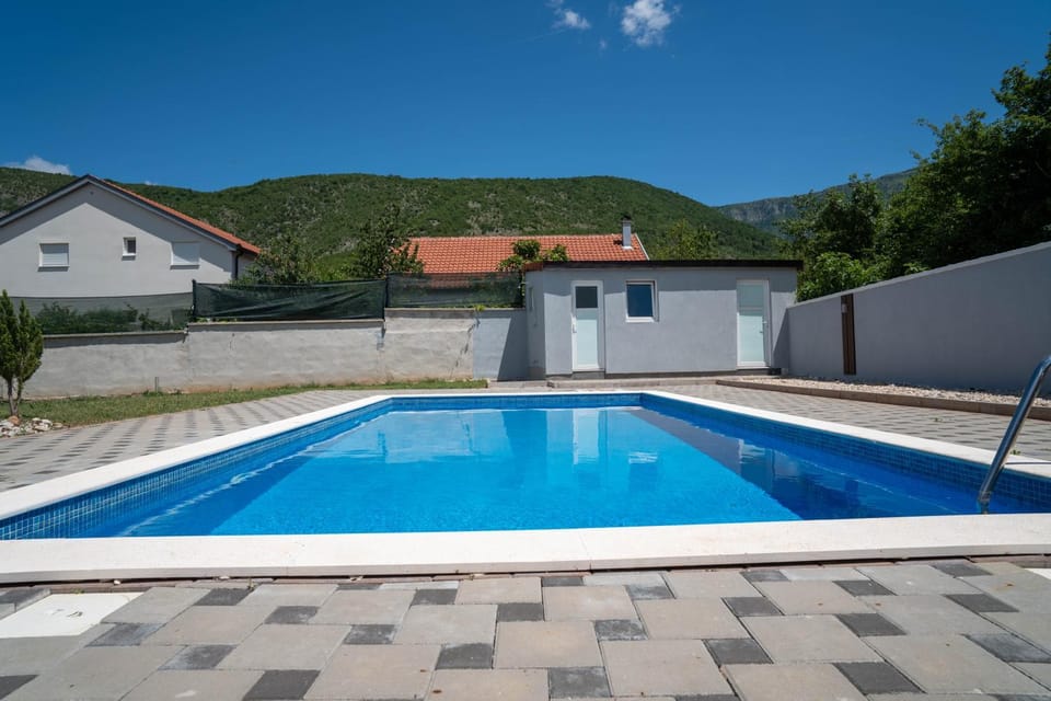 Property building, Mountain view, Pool view, Swimming pool
