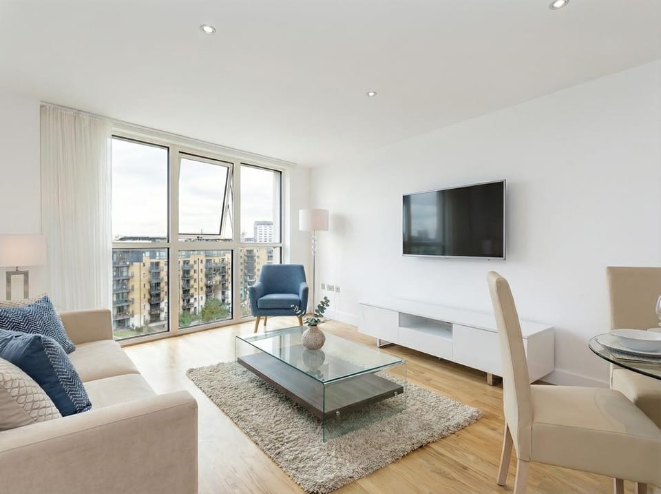Living room, Entertainment