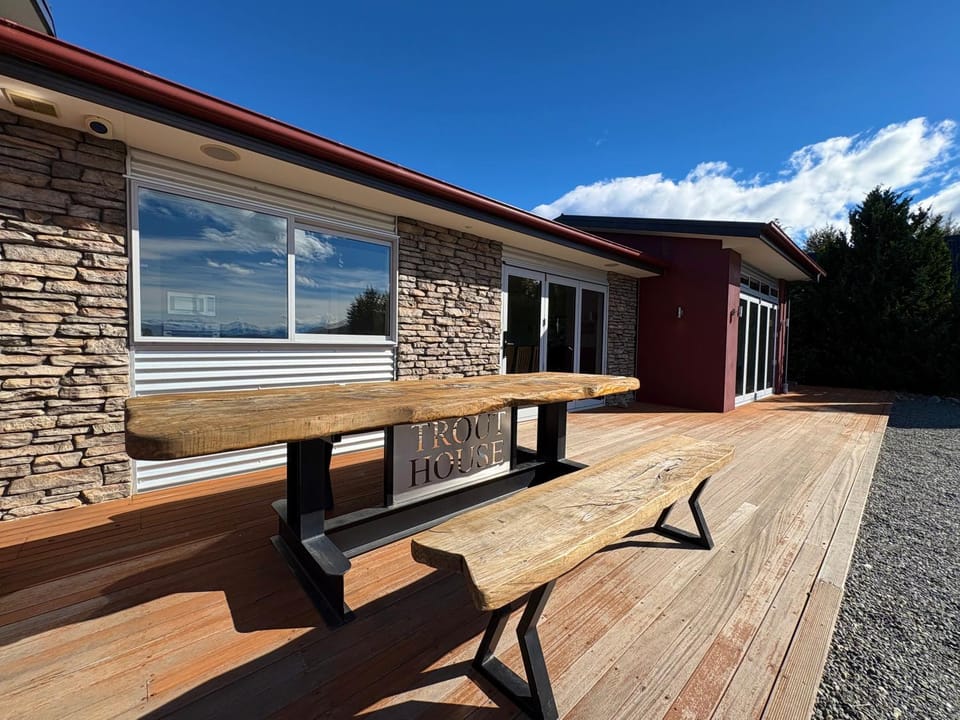 Trout House House in Lake Tekapo