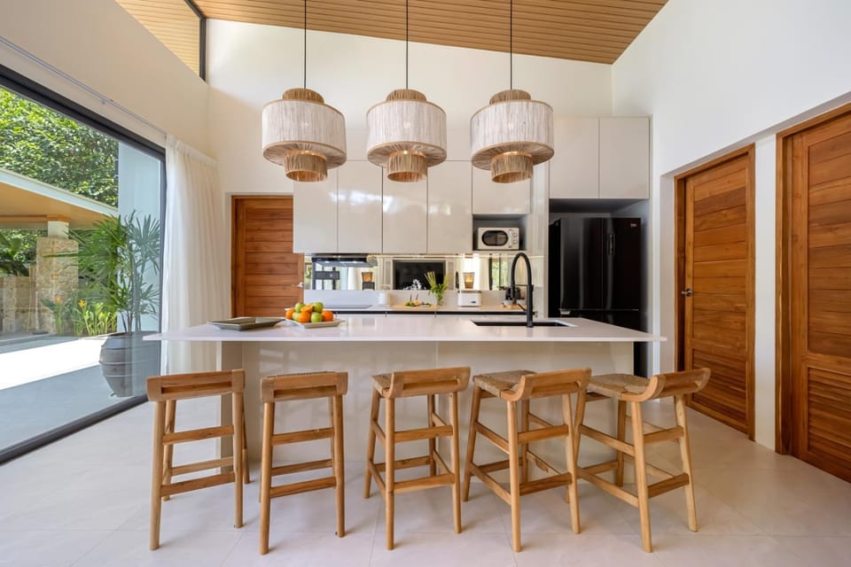 Kitchen or kitchenette, Dining area, oven, stove