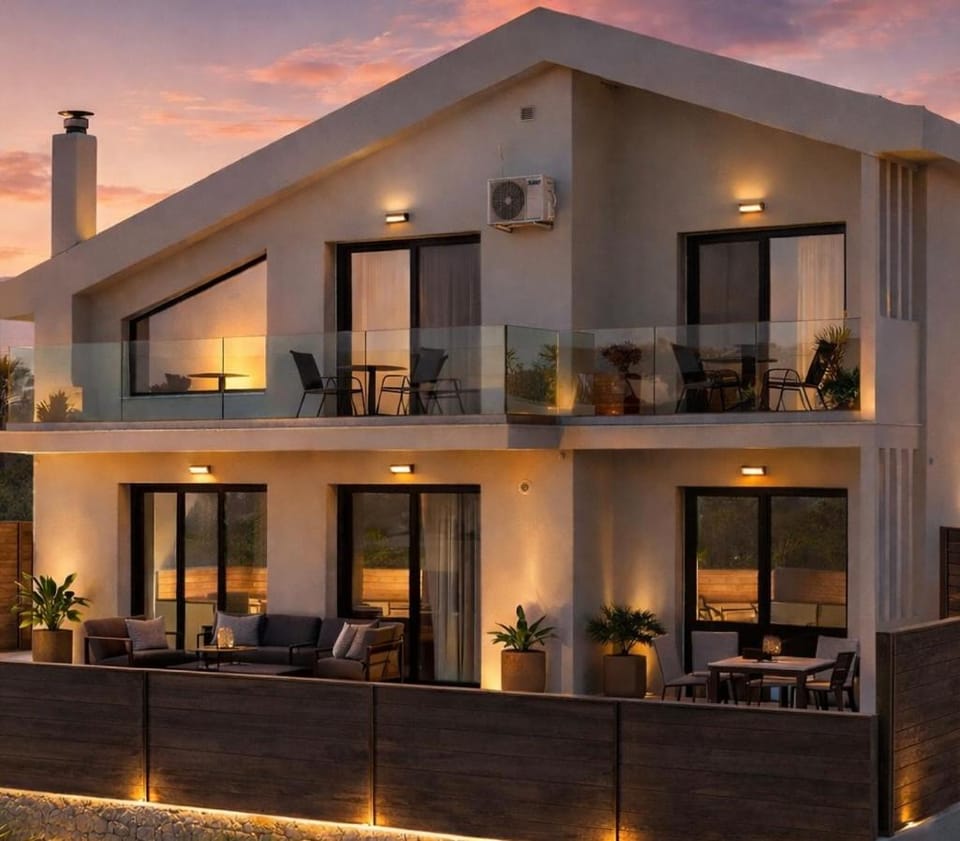 Property building, Balcony/Terrace, Balcony/Terrace