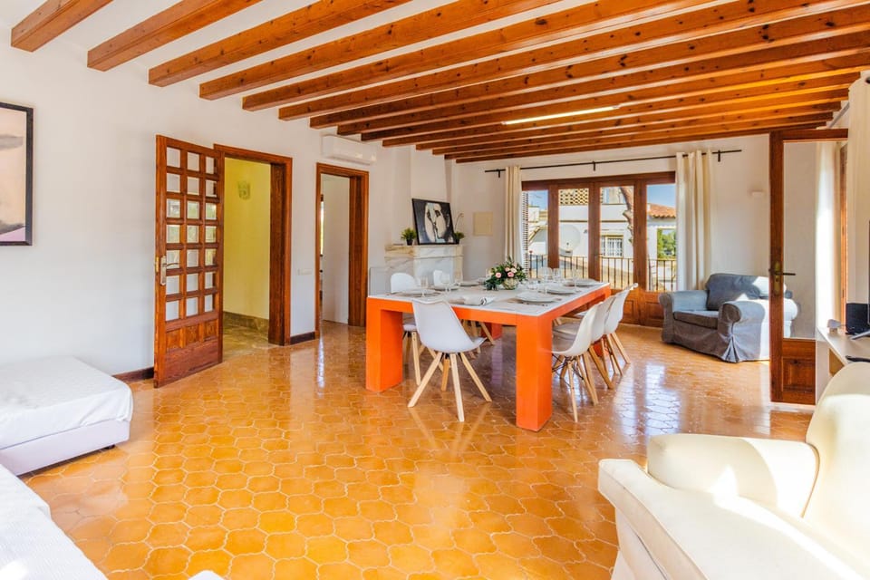 Communal lounge/ TV room, Living room