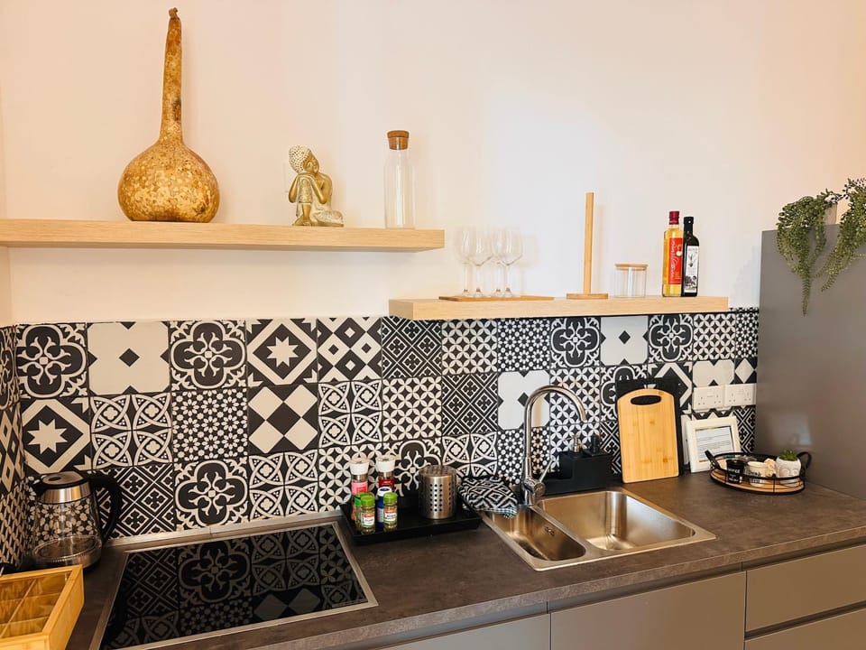 Holistic Homes - Zentral, Strandnah, Arbeitsplatz, Doppelbett, Küche Apartment in Paphos