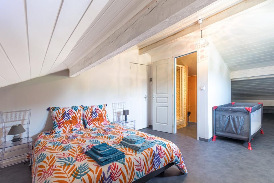 Property building, Living room, Bedroom