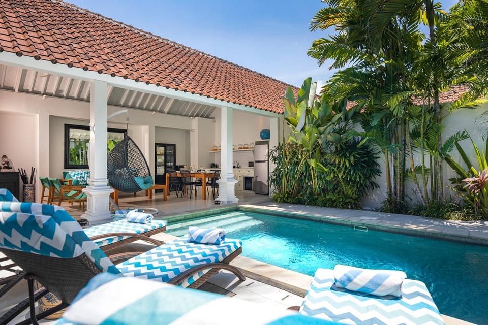 Property building, Swimming pool