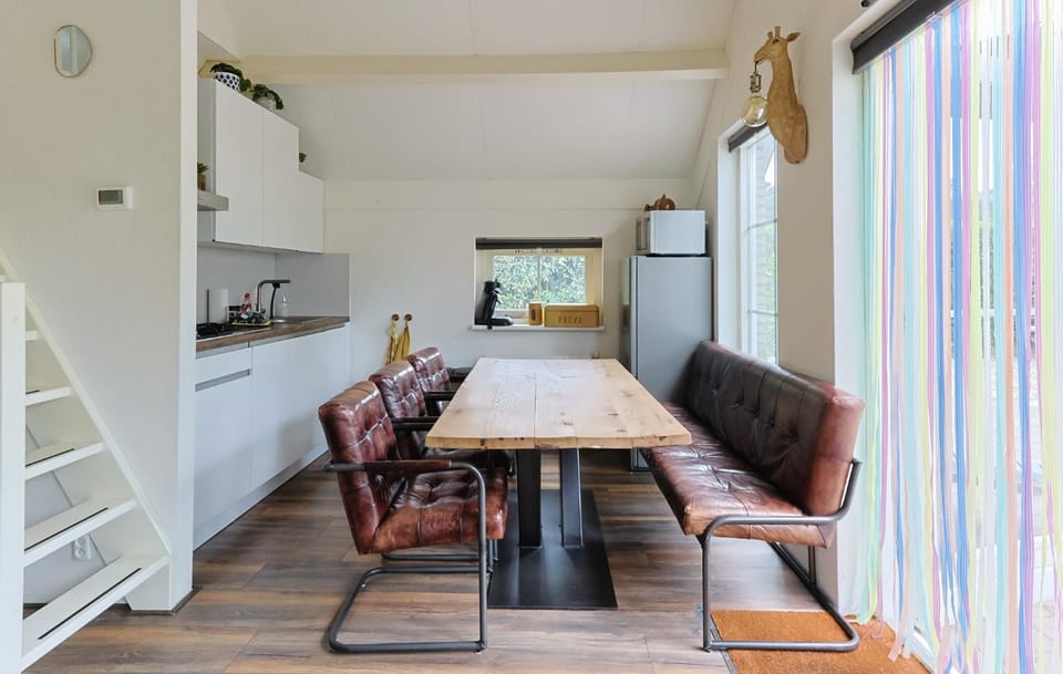 Dining area, kitchen