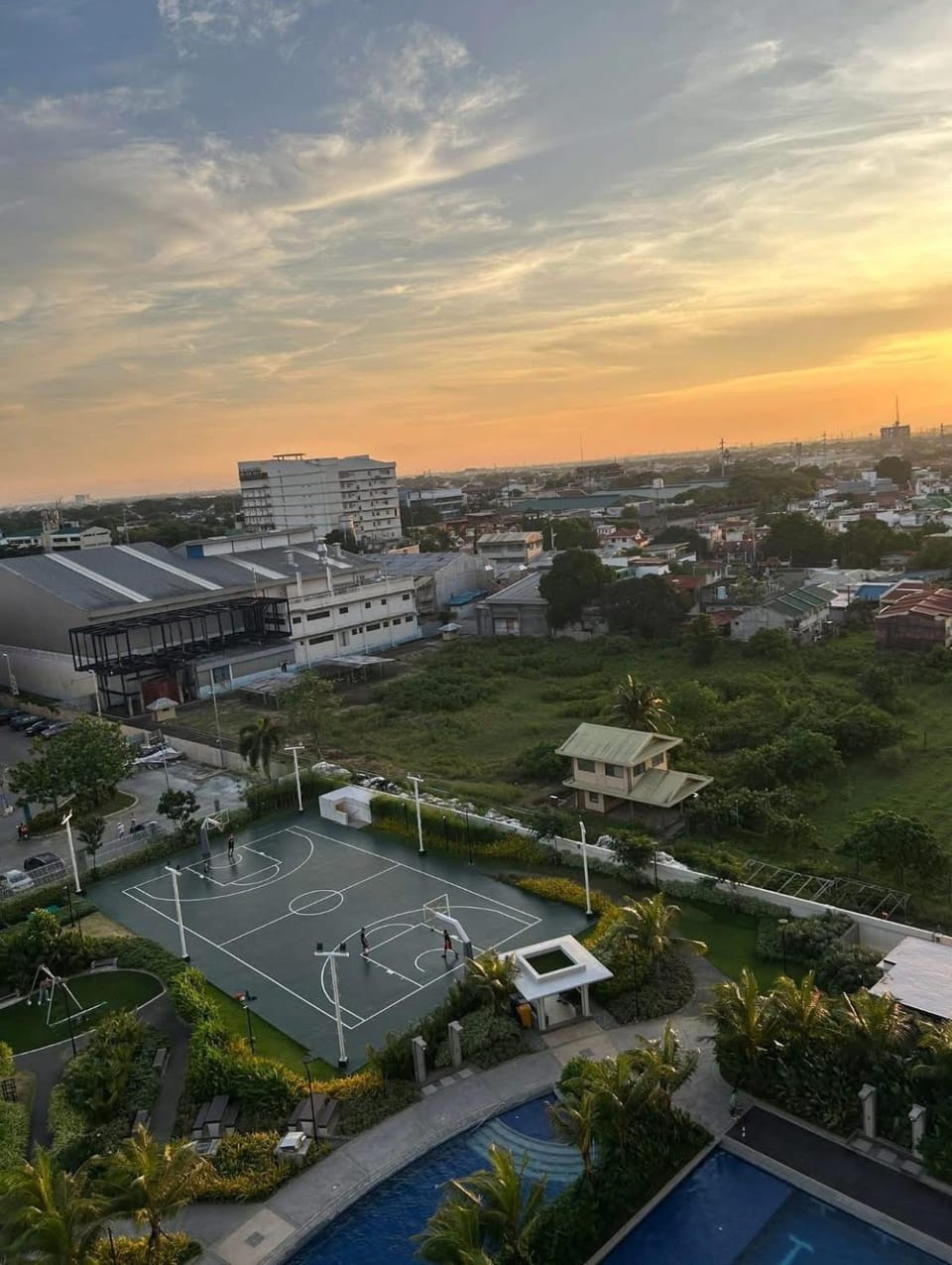 The Dopamine Oasis Capsule hotel in Las Pinas