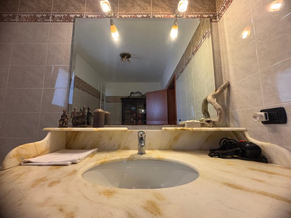 6 apartment Apartment in Bologna