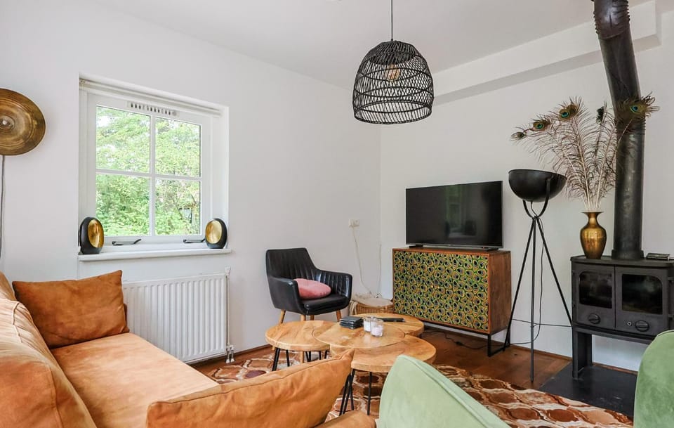 TV and multimedia, Seating area