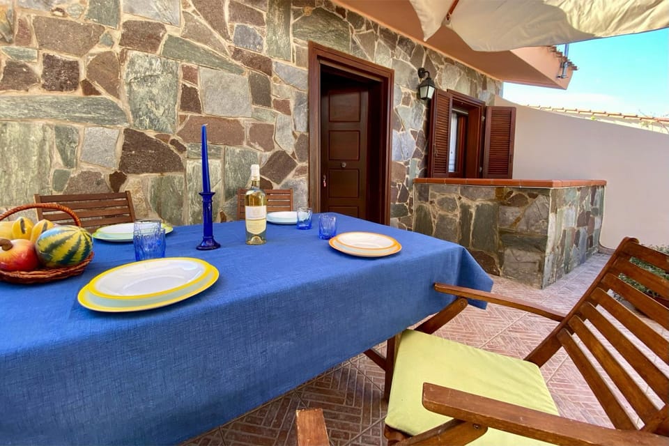 Patio, Dining area