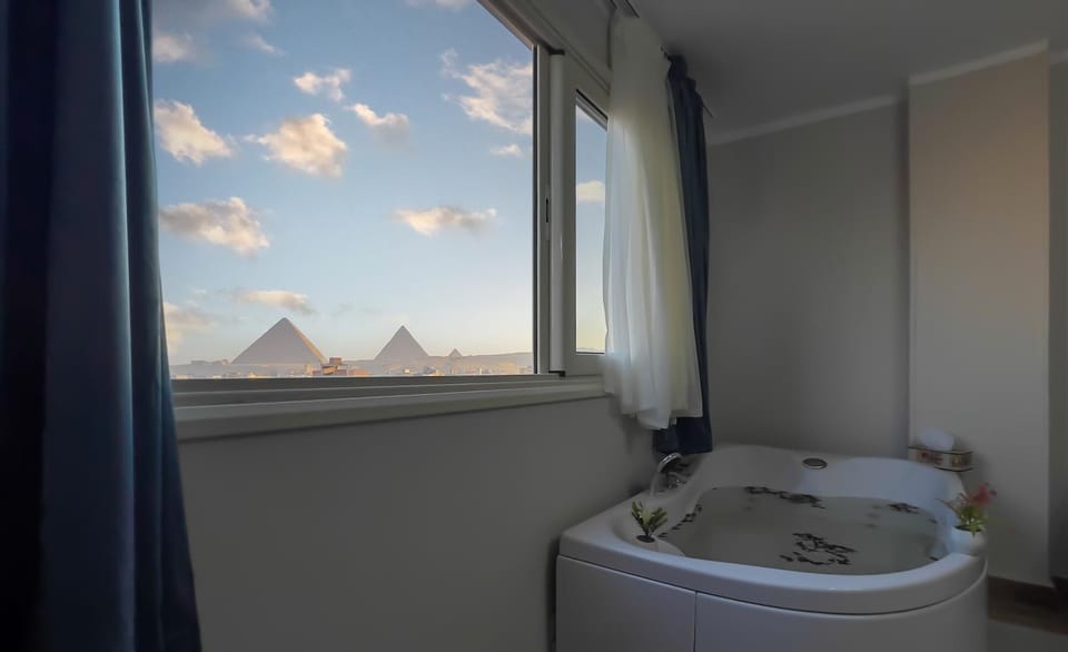 Natural landscape, Hot Tub, Bathroom, Bath, towels