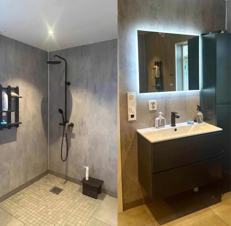 Shower, Bathroom