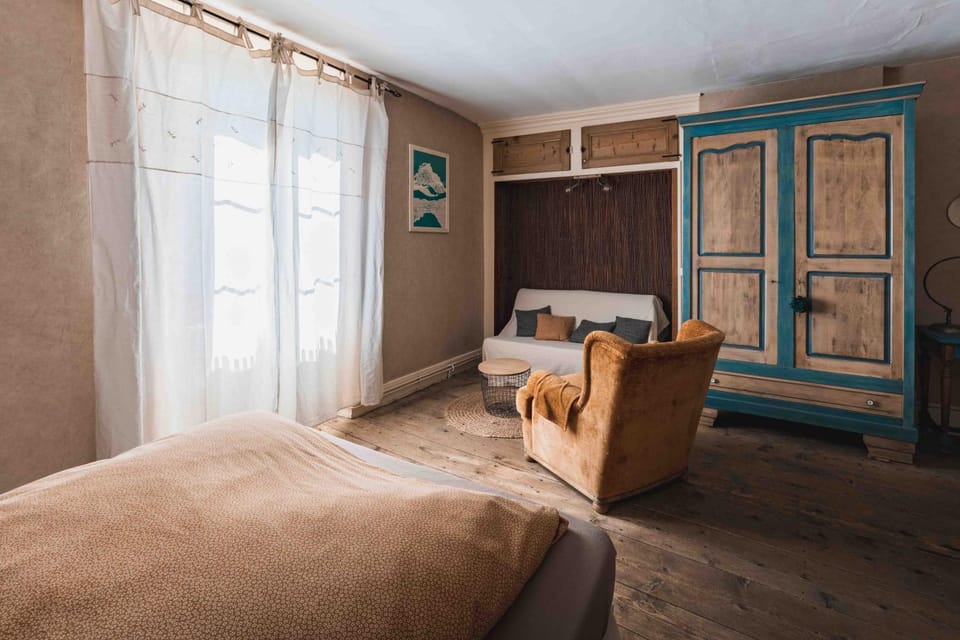 Les Greniers Bed and Breakfast in Jura