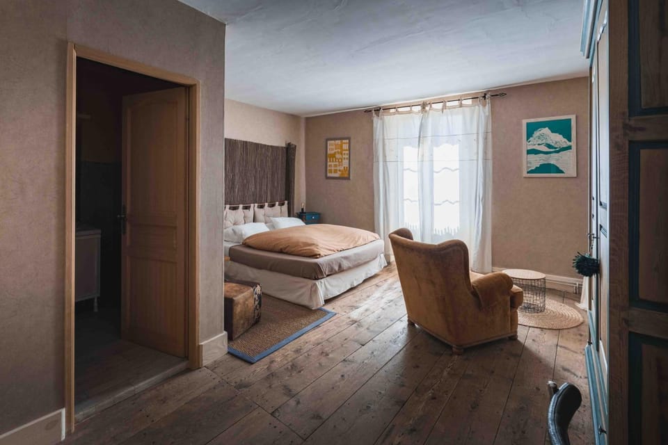 Les Greniers Bed and Breakfast in Jura
