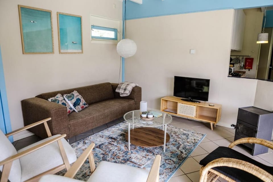 Communal lounge/ TV room, Living room, Seating area