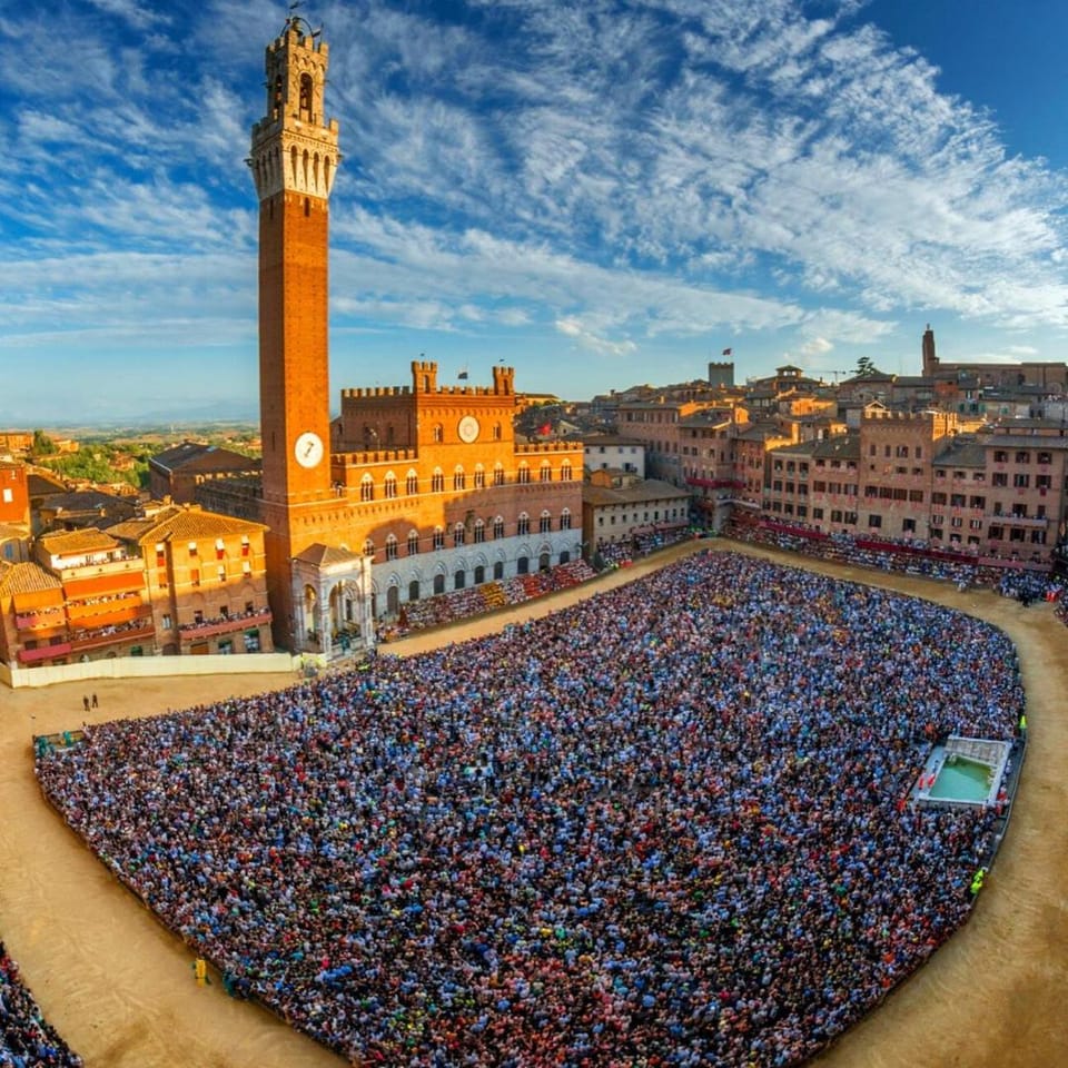 Prestigious Apartment Main street in Siena Apartment in Siena