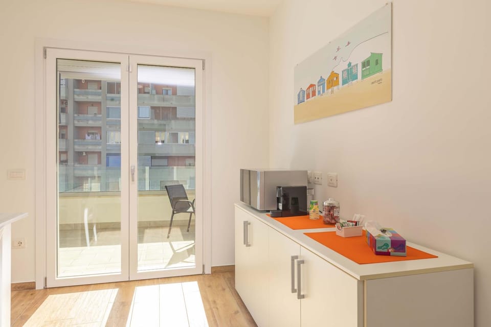 Kitchen or kitchenette, Kitchen or kitchenette