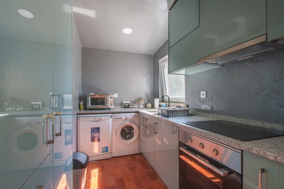 Kitchen or kitchenette, Communal kitchen